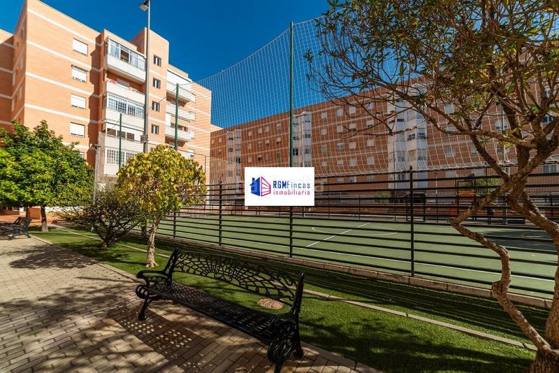 Foto 63150559-fc62-44b7-b43e-43daab140088. Appartamento con riscaldamento parcheggio piscina in Sevilla