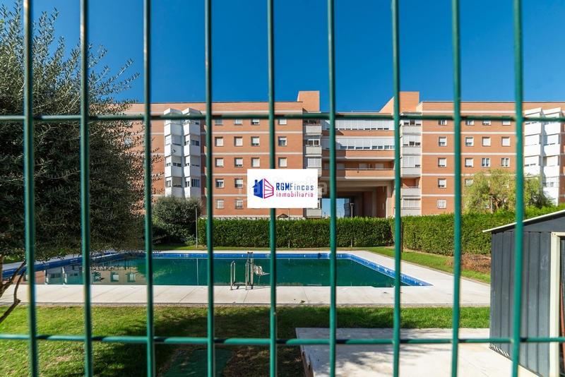 Foto b0c75f80-a80b-48e5-b78b-728e94450fae. Appartamento con riscaldamento parcheggio piscina in Sevilla