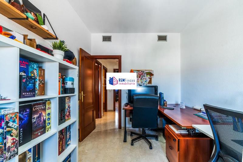 Foto 9c60c6f7-7a43-4eb6-8a36-cd8b6d6f68c6. Etagenwohnung mit heizung parking pool in Parque Alcosa Sevilla