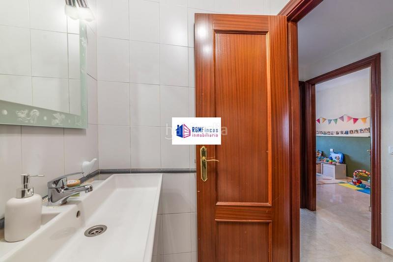 Foto cbc59a8d-b215-42be-9d24-ae1208d514cd. Etagenwohnung mit heizung parking pool in Parque Alcosa Sevilla