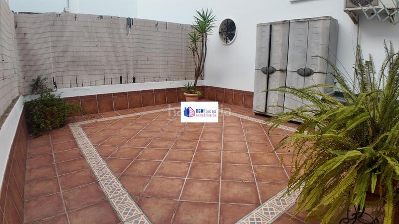 Foto a3227d43-e9f2-4135-8b5c-e3215f6d819b. Alquiler piso luminoso piso con garaje este en colores - entreparques Sevilla