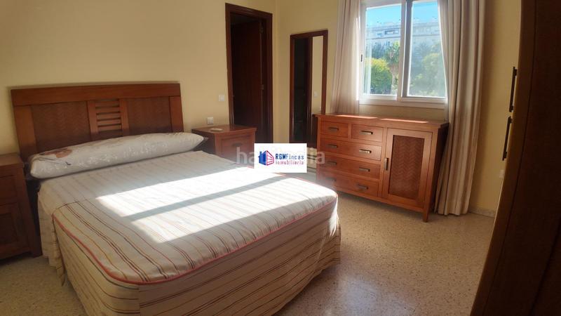 Foto c090bc3a-1871-4540-90cb-436f30a4133f. Miete etagenwohnung in colores - entreparques Sevilla