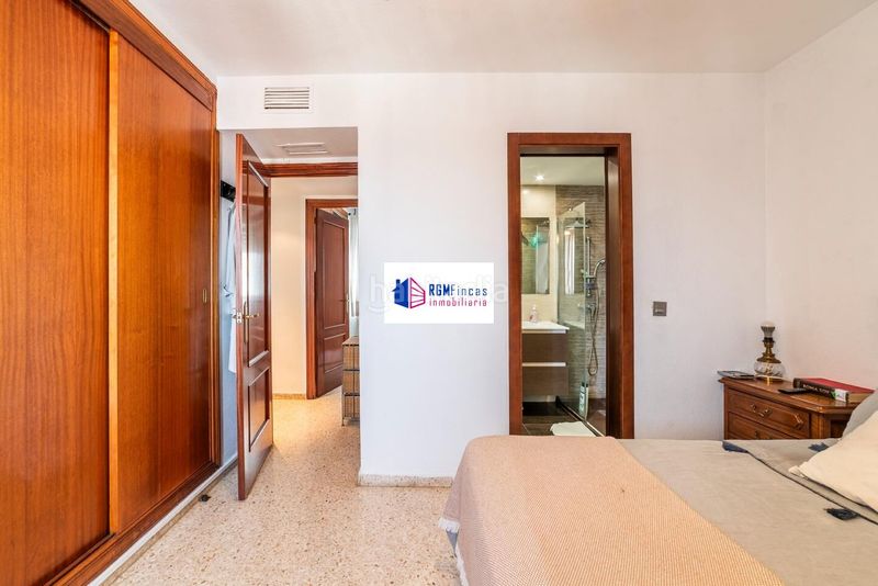 Foto 0524de9f-0ccc-4695-98c1-5ab7af34f796. Pis amb piscina a colores - entreparques Sevilla