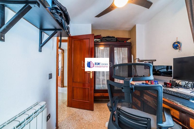 Foto 9a030cd5-cd3a-43a5-9bf3-324551caa2e3. Pis amb piscina a colores - entreparques Sevilla