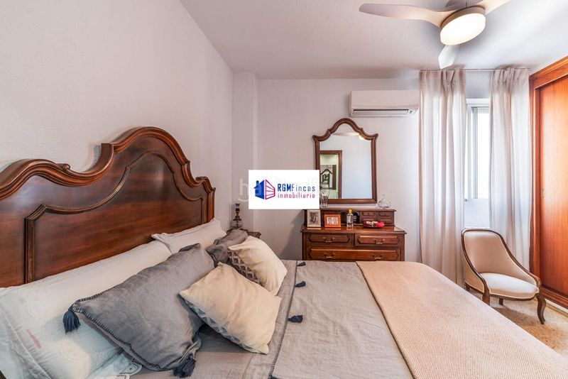 Foto d4683ae4-d507-4c37-bba5-735b272d881a. Pis amb piscina a colores - entreparques Sevilla