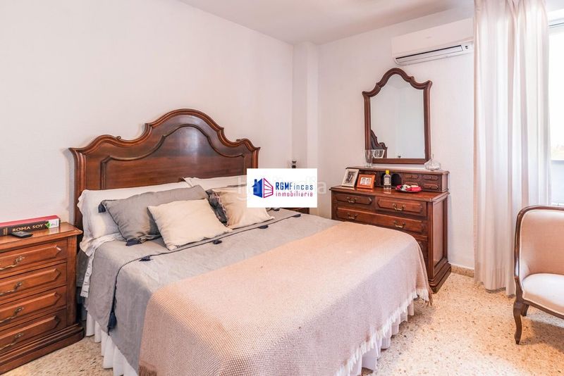 Foto d81f0be6-7a5d-4293-b042-e6adda3db7b6. Pis amb piscina a colores - entreparques Sevilla