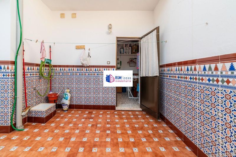 Foto f9da19ee-bcee-48e6-833c-316e1c11d9b9. Pis a Bellavista Sevilla