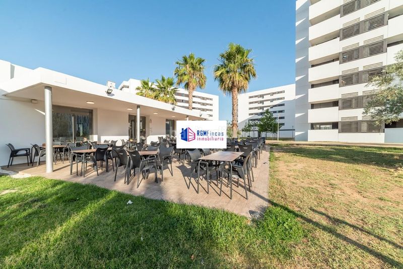 Foto 28d3e4ed-f6cd-4caf-9cb6-97fd3f06eb8b. Etagenwohnung mit heizung parking pool in Torreblanca Sevilla