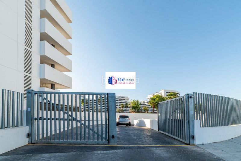 Foto 974a69d1-433f-4808-896c-2747dfd3973c. Etagenwohnung mit heizung parking pool in Torreblanca Sevilla