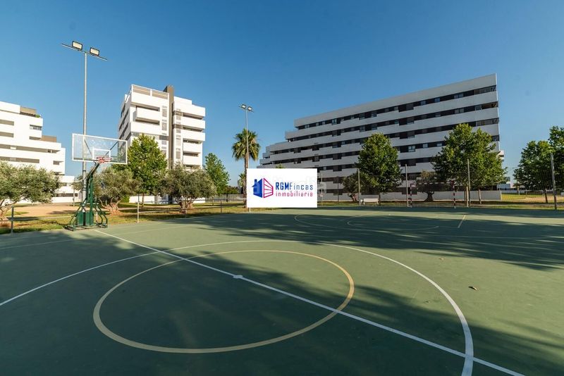 Foto afac3f0d-5017-49b3-838f-6d02f05d4dda. Etagenwohnung mit heizung parking pool in Torreblanca Sevilla