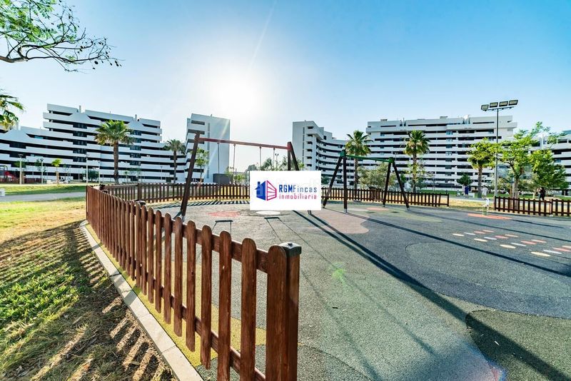 Foto b73b6629-fcb1-41b4-8cde-1fa50cec9615. Etagenwohnung mit heizung parking pool in Torreblanca Sevilla