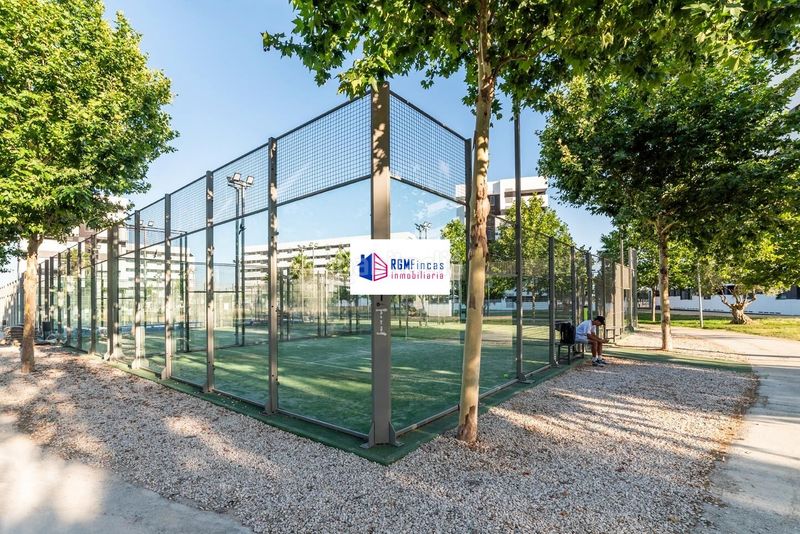 Foto fe639095-2fc6-4e39-95cb-2637f93774ae. Etagenwohnung mit heizung parking pool in Torreblanca Sevilla