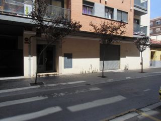 Alquiler Local Comercial  Calle de león xiii. Local comercial