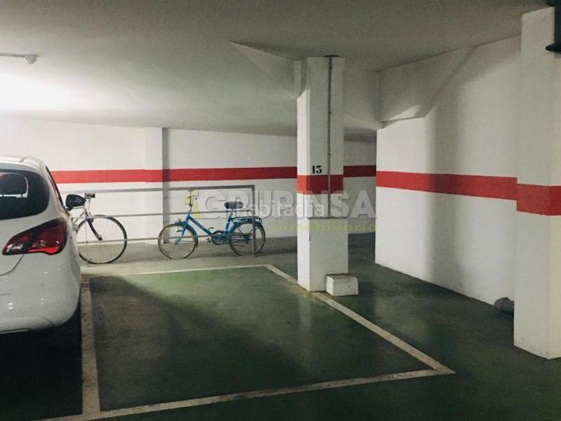 Foto 460e14d8-dda3-413b-9d14-78390dd50a8d. Autoparkplatz in Centro Almazora / Almassora