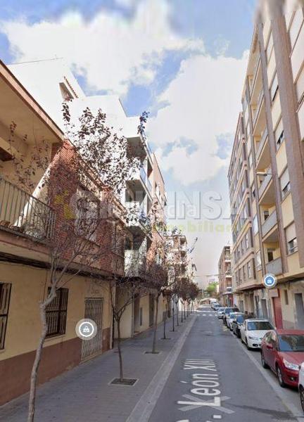 Foto 5065dfde-bec1-4a83-9689-f0c93b7e01a8. Autoparkplatz in Centro Almazora / Almassora