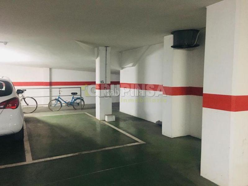 Foto fa8ea767-ab03-4b12-bdbc-54a119305b63. Autoparkplatz in Centro Almazora / Almassora