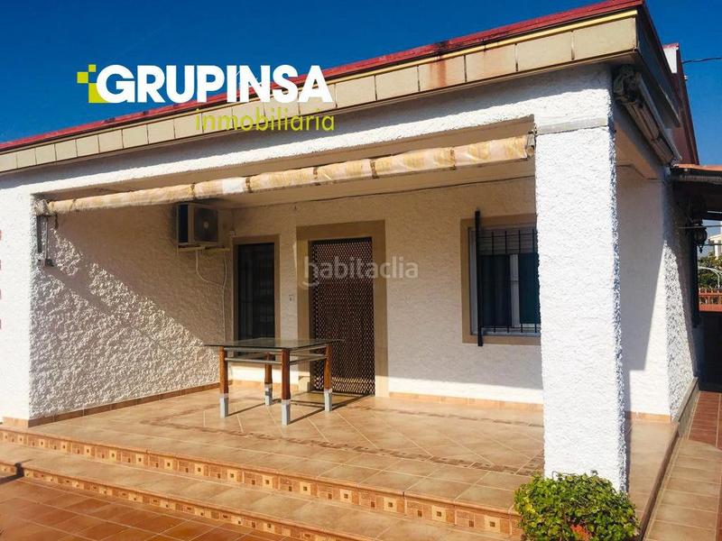 Foto 91a9c83e-e2a4-4126-b248-ab548c48a776. Chalet  en venta en playa, 3 dormitorios. en Almazora / Almassora