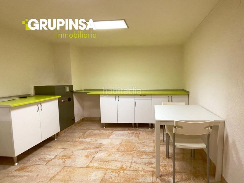 Foto b51524d9-2e45-4fb1-9477-2a81ea506eed. Affitto locale commerciale in Centro Almazora / Almassora