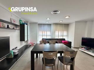 Pis a Centro. Piso en venta en plaza santa isabel, 3 dormitorios.