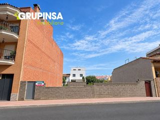 Wohngrundstück  Les corts valencianes. Solar en venta en alquerias del niño perdido.