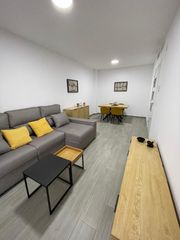Rent Flat  Calle luis buñuel 20. Alquiler 2 habitaciones. urbanización privada.