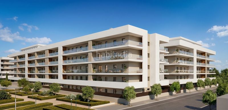 Foto c75ed4be-31f4-4072-a058-8ce70d79712c. Flat with heating parking pool in colores - entreparques Sevilla