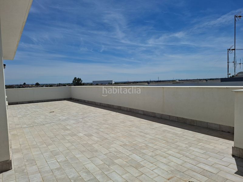 Foto aede01df-68ad-46f9-88d7-04c58c59922e. Alquiler piso ático en San Jose de la Rinconada
