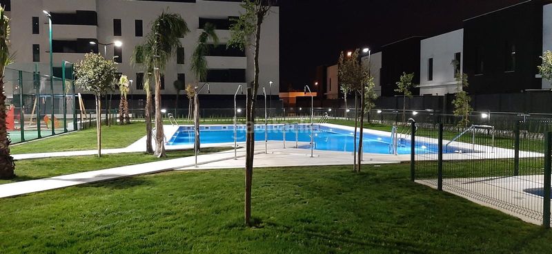 Foto 5e641536-0309-420f-9423-541feb59678d. Lloguer pis amb calefacció aparcament piscina a Rinconada (La)