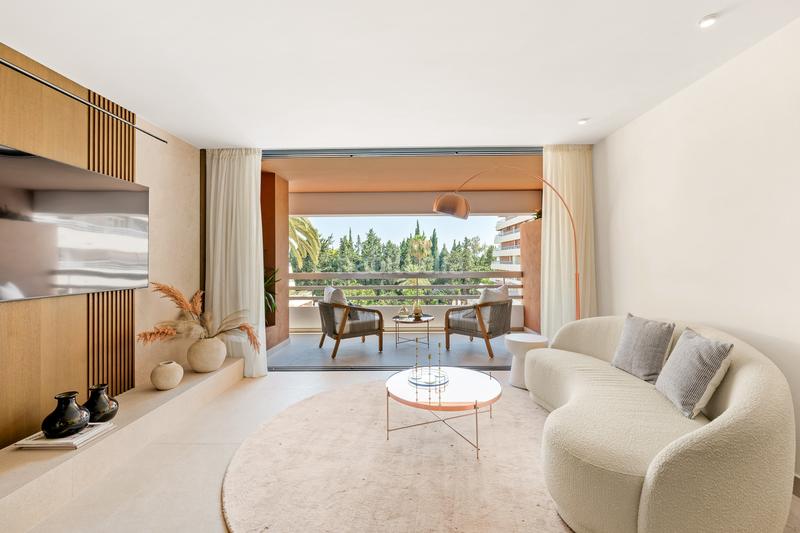 Foto f1413ae6-fdde-4c86-b35a-03f4acd9ed1a. Ático a0288-atico en venta en Playa de la Fontanilla Marbella