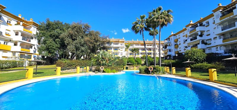 Foto 7adf0b23-6a1f-44c7-a7d1-72927b2e2f06. Planta baixa amb piscina a La Carolina - Guadalpín Marbella