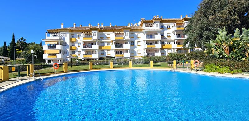 Foto b492d41e-67fb-4a15-a39e-a0ec62c63ccf. Planta baixa amb piscina a La Carolina - Guadalpín Marbella