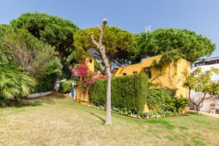 Affitto Chalet in Calle monte mayor 36. Casa / chalet adosado en alquiler  sierra blanca