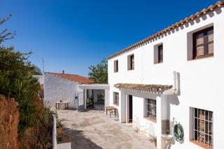Masia  Diseminados. Cortijo en los montes de málaga