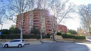 Aparcament cotxe  Calle josé manuel vallés. Garaje en venta en marbella