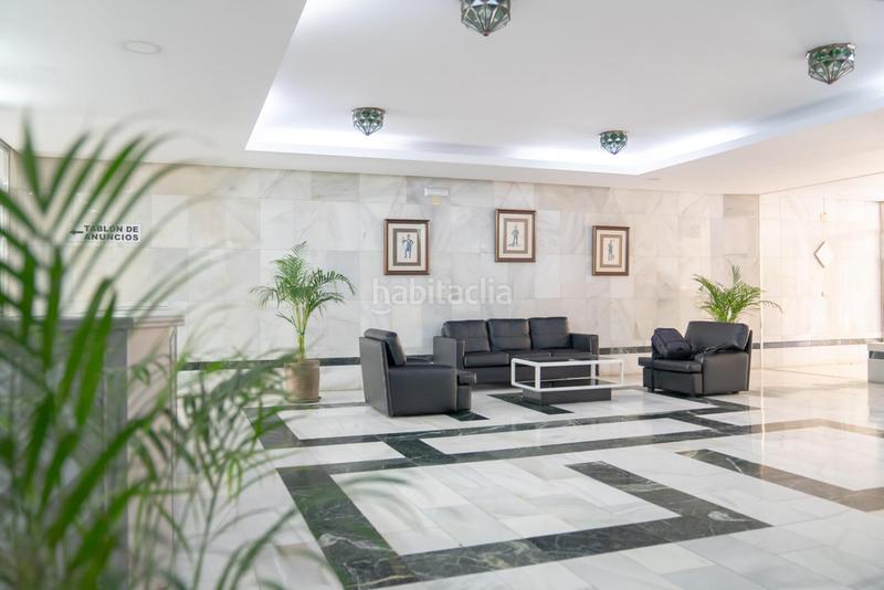 Foto 558ac7b8-9d86-4953-b42b-9df47595678d. Piso mobiliario incluido en El Pinillo Torremolinos