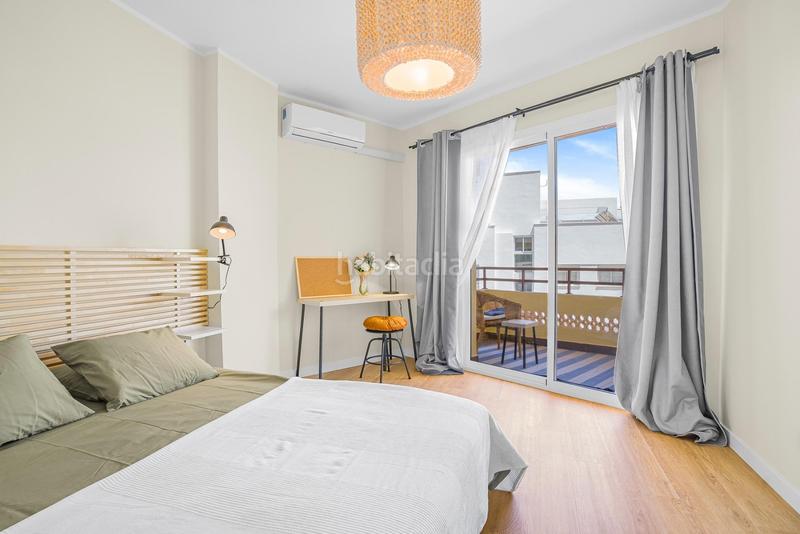 Foto b8b3da18-b0d9-448f-99f6-df3fecd8438b. Piso mobiliario incluido en El Pinillo Torremolinos