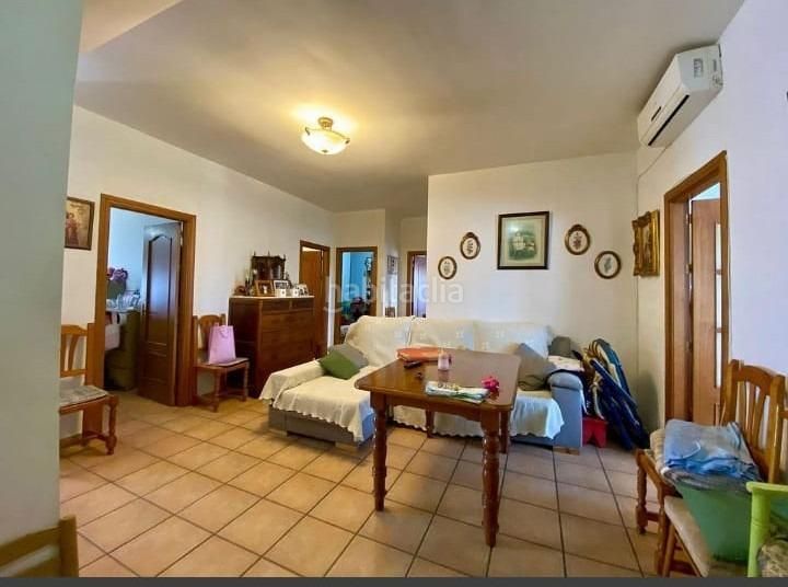 Foto e76f0322-f97f-4e75-bb35-3f6e21193e9d. Casa amb calefacció aparcament a Álora