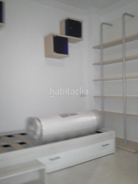Foto b818fd5f-f32b-4765-bf55-40e7def5d22e. Pis amb aparcament piscina a El Consul - Ciudad Universitaria - El Romeral Málaga