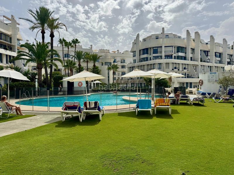 Foto 019b904a-c5b8-4c84-8158-c2125a4c80d3. Casa adossada amb aparcament piscina a Playa de la Fontanilla Marbella