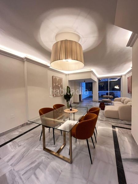 Foto 080106af-031d-4a6f-8db8-684669a5b340. Casa adossada amb aparcament piscina a Playa de la Fontanilla Marbella