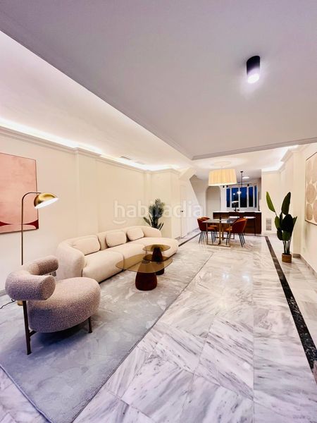 Foto 4f470e1b-8abb-4612-8a00-aab97f7b1d46. Casa adossada amb aparcament piscina a Playa de la Fontanilla Marbella