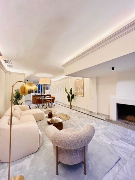 Foto 58fbcbb6-b55e-4046-b31b-f9c2081b81f2. Casa adossada amb aparcament piscina a Playa de la Fontanilla Marbella