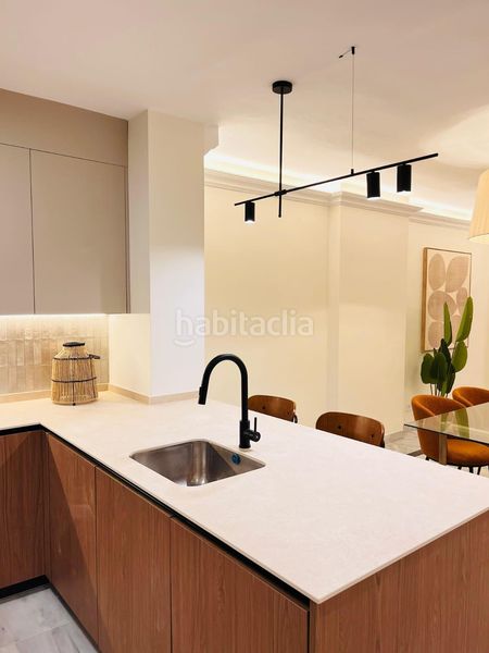 Foto 92cf0821-3979-4eef-9a62-6d806dd24968. Casa adossada amb aparcament piscina a Playa de la Fontanilla Marbella