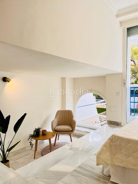 Foto e3b04675-2e02-42ff-bad8-cb8f740c7752. Casa adossada amb aparcament piscina a Playa de la Fontanilla Marbella