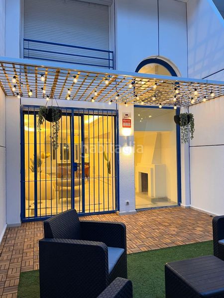 Foto f4eb01fe-7e97-42a1-843d-6da770c8b22b. Casa adossada amb aparcament piscina a Playa de la Fontanilla Marbella