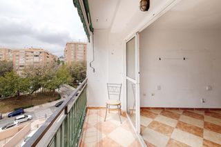 Pis  Calle conde de toreno. Piso de tres habitaciones con plaza de parking en la zona de mar