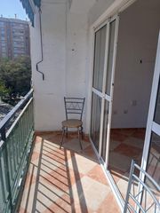 Flat  Calle conde de toreno. Piso de tres habitaciones con plaza de parking en la zona de mar