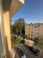 Etagenwohnung  Calle calle mimbre. Piso de tres habitaciones sin ascensor zona dos hermanas, málaga