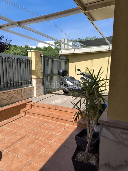Foto d5e27452-3b79-4ba5-87fc-4d71bf181fd8. Casa aparellada amb aparcament a Distrito Zeta - Recinto Ferial Cortijo de Torres Málaga