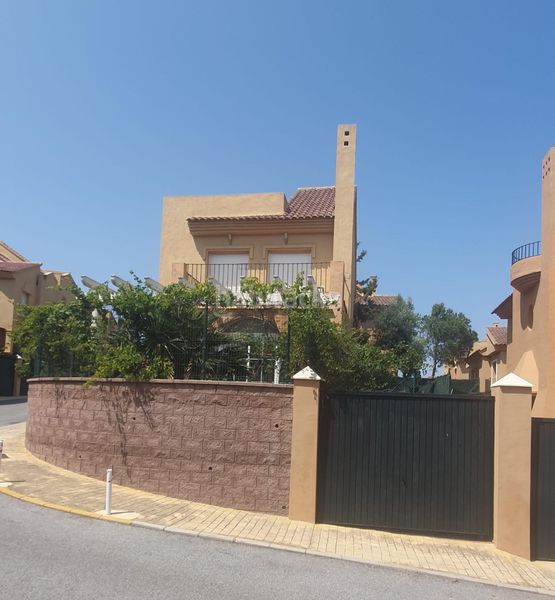 Foto 2e7b35b8-bc7e-4c41-882e-28de474e97ee. Casa amb aparcament piscina a Riviera del Sol Mijas